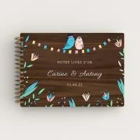Livre d'or de mariage en bois personnalisé sur noyer avec deux oiseaux