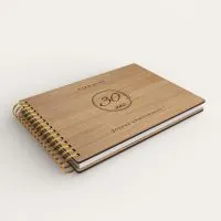 Livre d'or d'anniversaire en bois gravé sur chêne classique