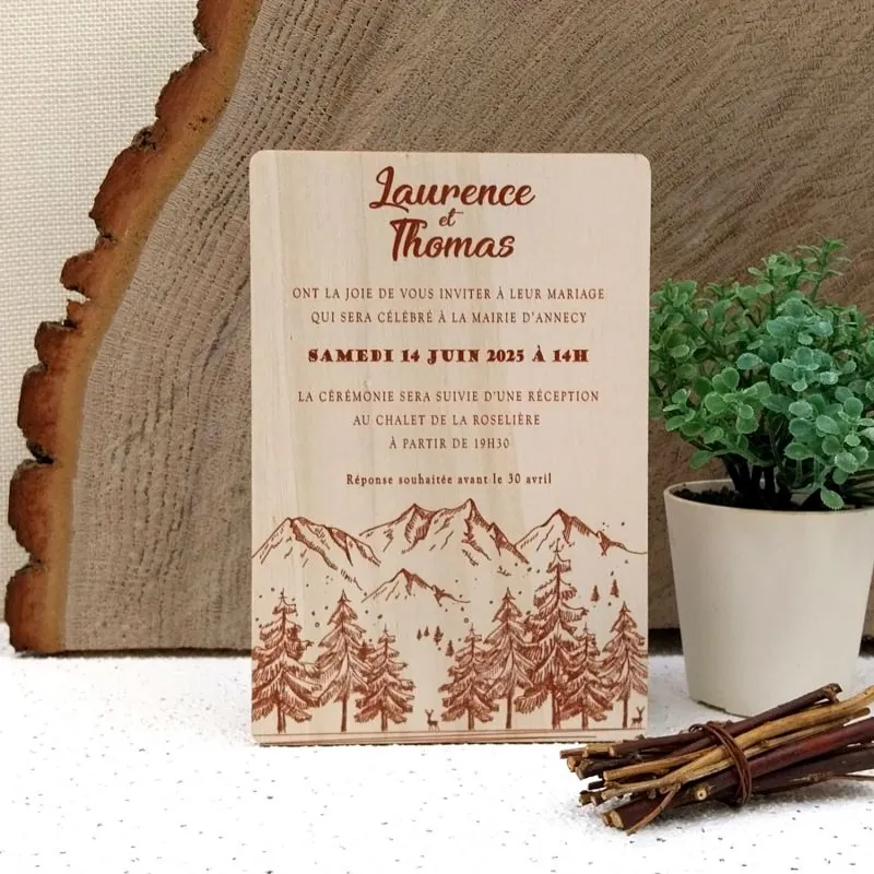 Faire part de mariage sur bois avec des sommets de montagne et sapins 2
