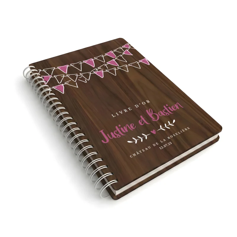Livre d'or de mariage carnet en bois personnalisé - En noyer - Fanions - hover