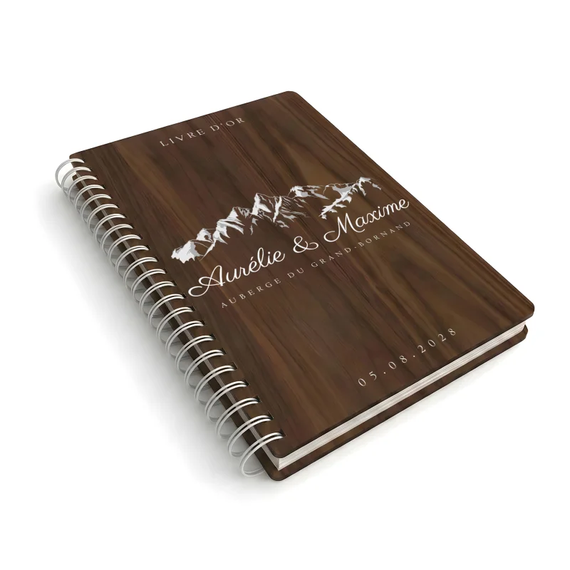 Livre d'or de mariage carnet en bois personnalisé - En noyer - Sommets enneigés - hover