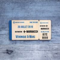 Save-the-date-billet-avion-carte-embarquement-bois-mariage